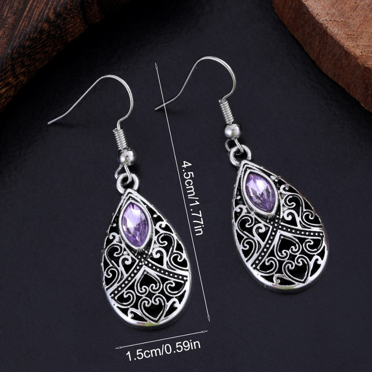 Fashionable And Versatile Retro Water Droplet Women's Earrings